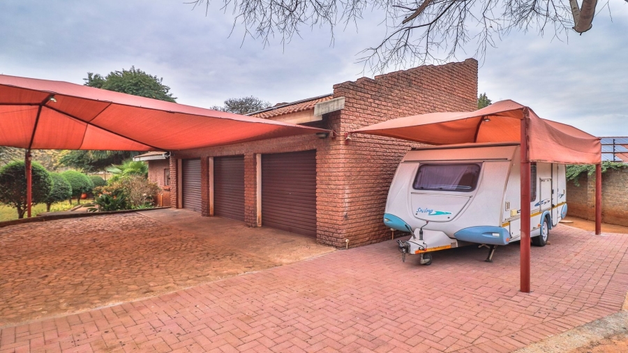 4 Bedroom Property for Sale in Olifantsnek North West
